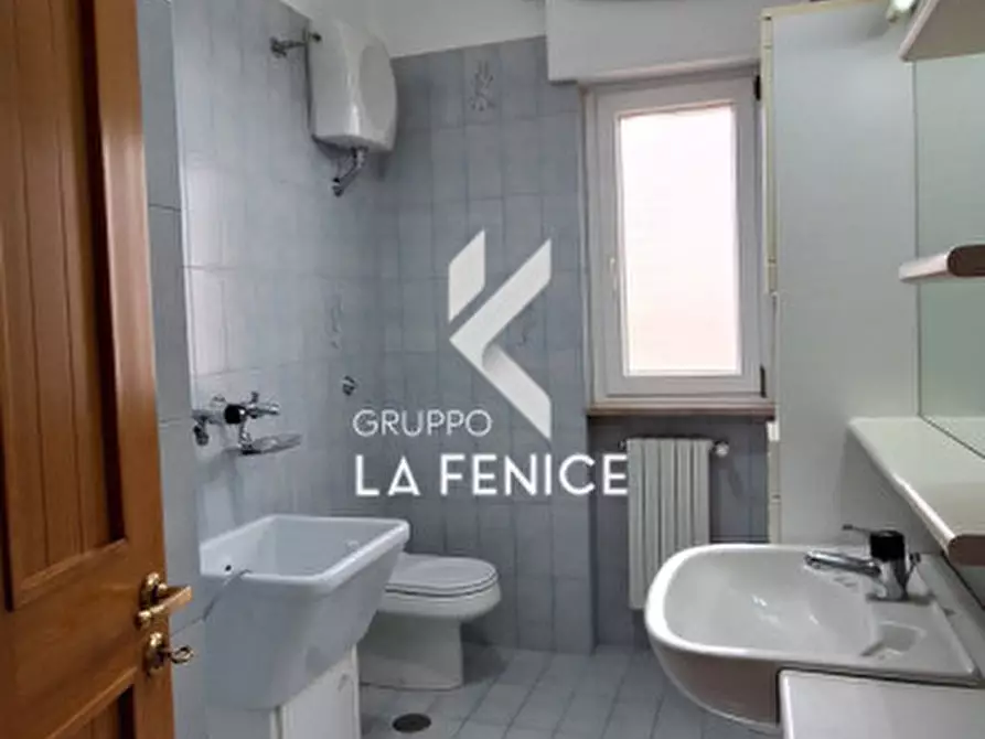 Immagine 36 di Appartamento in vendita  in via Alcide De Gasperi a Locorotondo