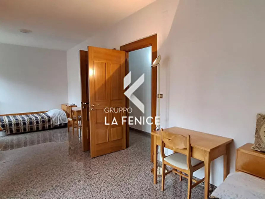 Immagine 40 di Appartamento in vendita  in via Alcide De Gasperi a Locorotondo