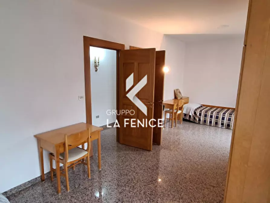 Immagine 45 di Appartamento in vendita  in via Alcide De Gasperi a Locorotondo