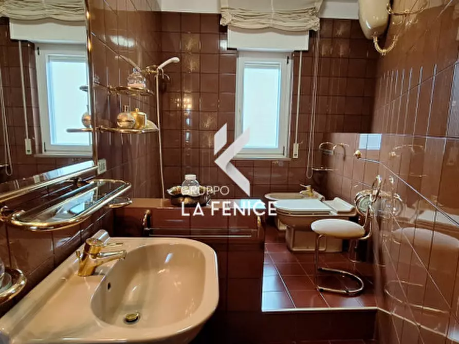 Immagine 51 di Appartamento in vendita  in via Alcide De Gasperi a Locorotondo