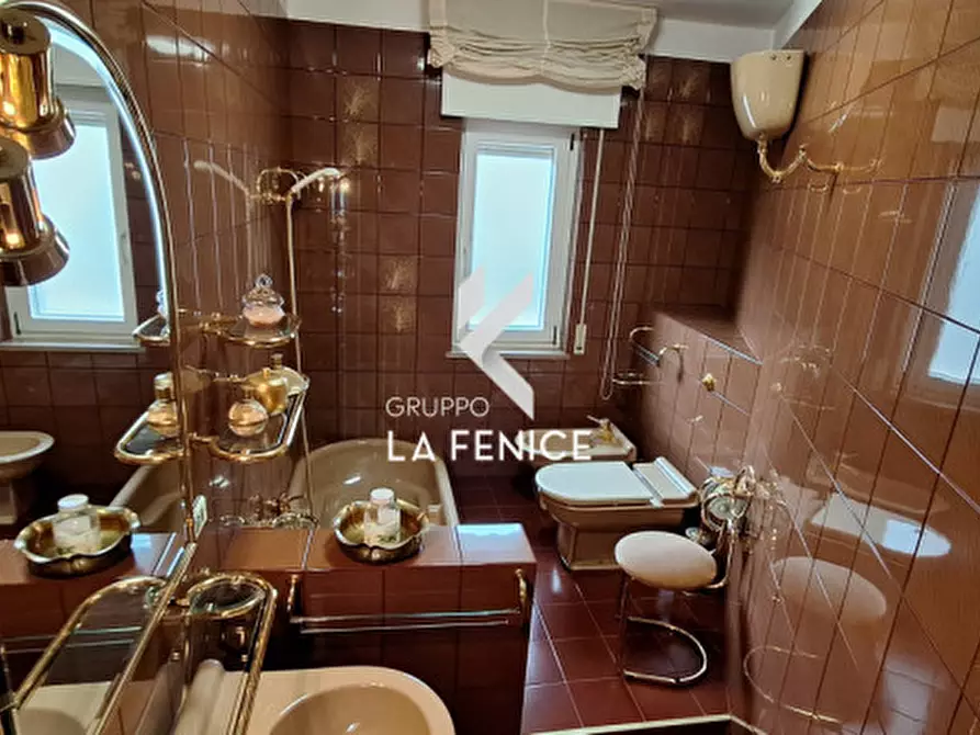 Immagine 52 di Appartamento in vendita  in via Alcide De Gasperi a Locorotondo