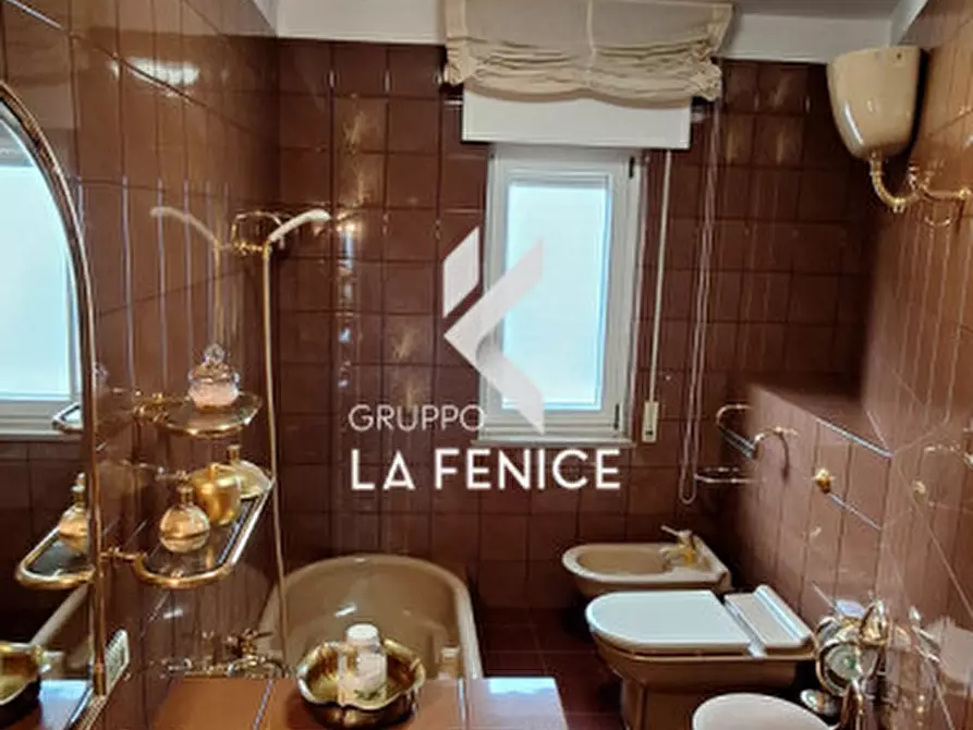 Immagine 53 di Appartamento in vendita  in via Alcide De Gasperi a Locorotondo