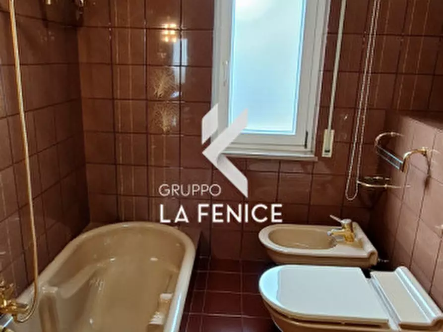 Immagine 54 di Appartamento in vendita  in via Alcide De Gasperi a Locorotondo