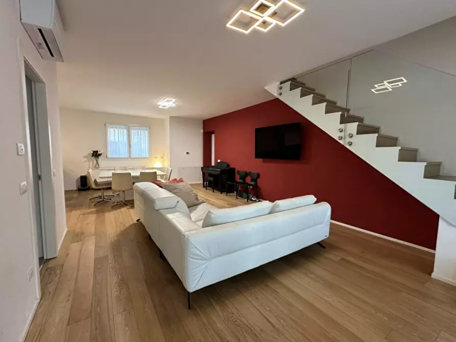 Immagine 1 di Appartamento in vendita  in Via Pietro Riccardi 10 a Modena
