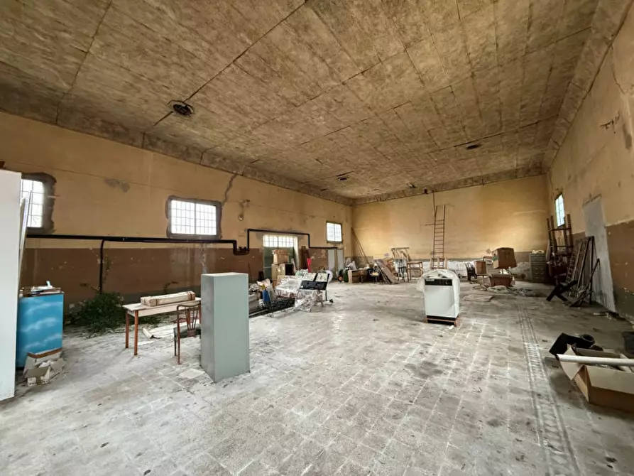 Immagine 3 di Magazzino in vendita  in Via del Pavone 2 a Mira