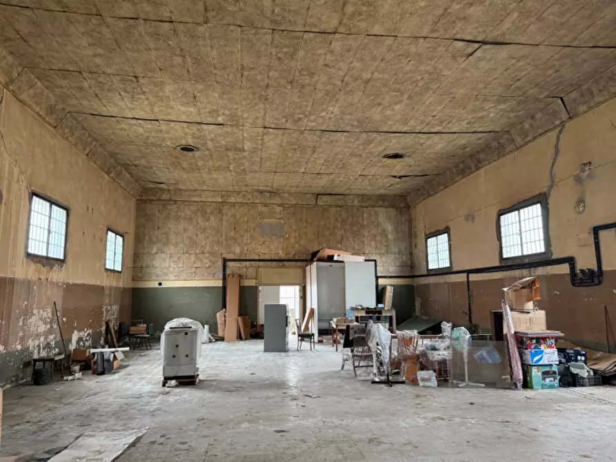 Immagine 4 di Magazzino in vendita  in Via del Pavone 2 a Mira