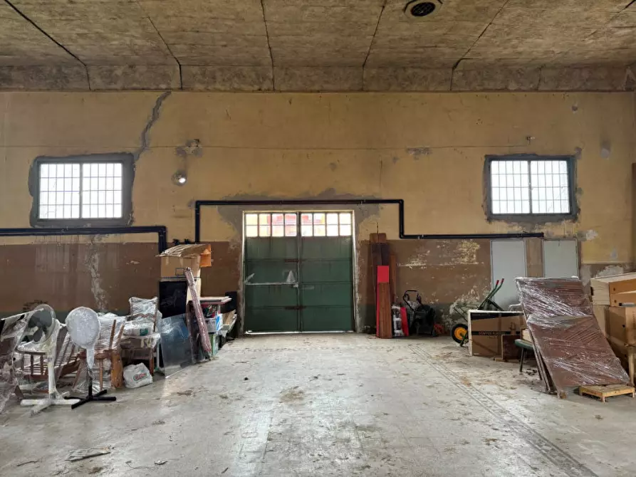 Immagine 7 di Magazzino in vendita  in Via del Pavone 2 a Mira
