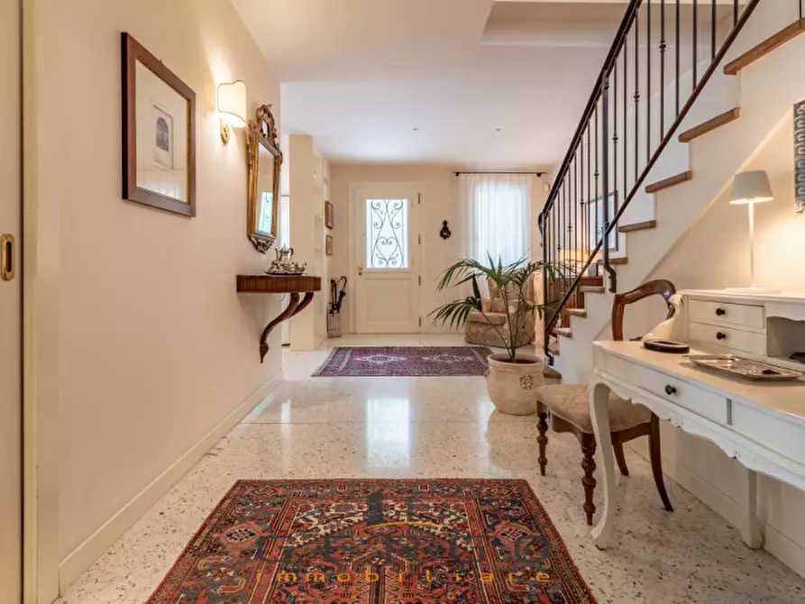 Immagine 4 di Villa in vendita  in Via Nazario Sauro a Montebelluna