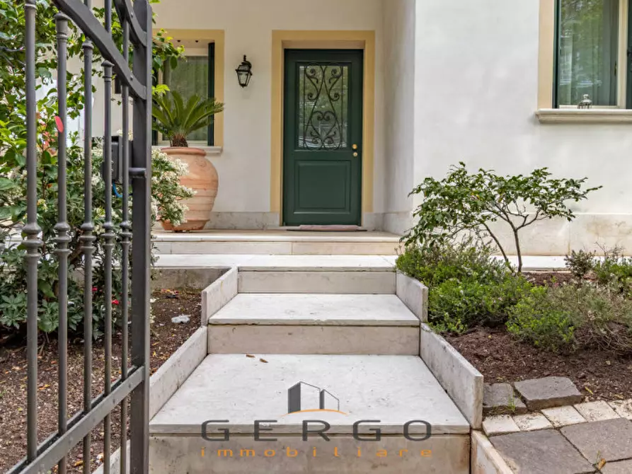 Immagine 5 di Villa in vendita  in Via Nazario Sauro a Montebelluna