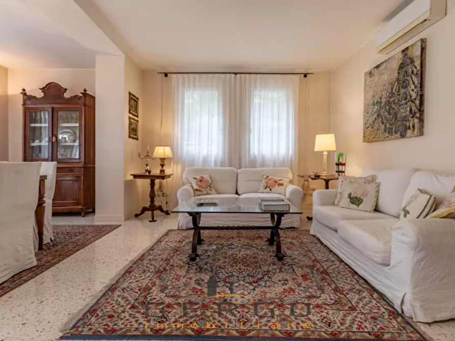 Immagine 12 di Villa in vendita  in Via Nazario Sauro a Montebelluna