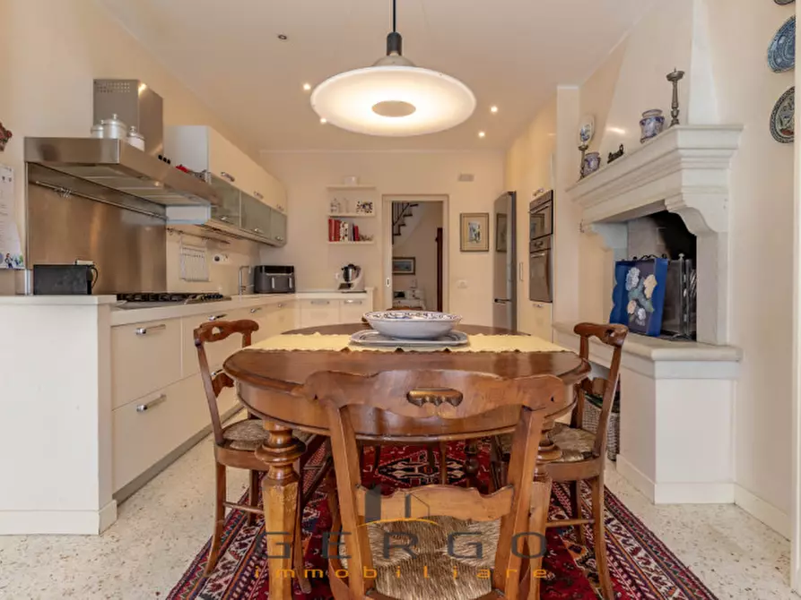 Immagine 15 di Villa in vendita  in Via Nazario Sauro a Montebelluna