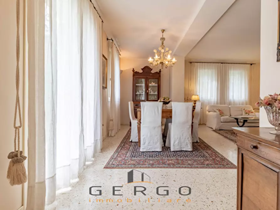 Immagine 15 di Villa in vendita  in Via Nazario Sauro a Montebelluna