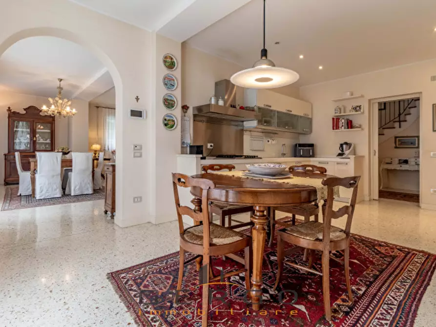 Immagine 18 di Villa in vendita  in Via Nazario Sauro a Montebelluna