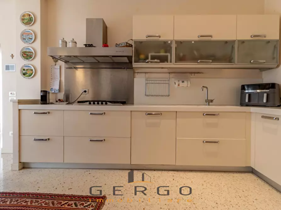 Immagine 21 di Villa in vendita  in Via Nazario Sauro a Montebelluna