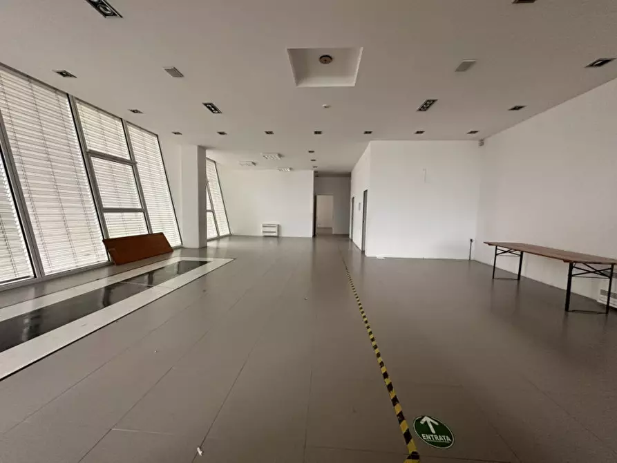 Immagine 5 di Ufficio in affitto  in Zona industriale Squartabue a Recanati