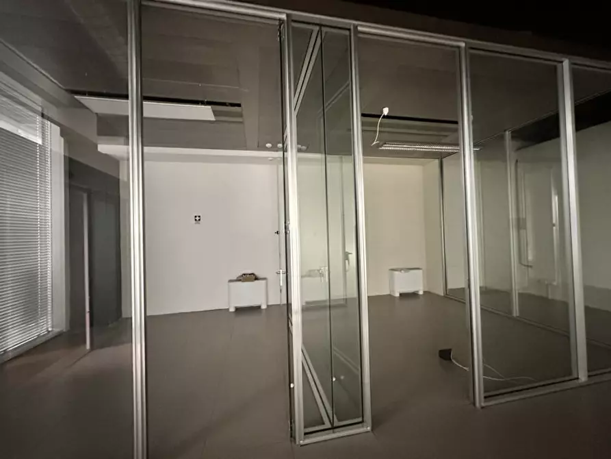 Immagine 7 di Ufficio in affitto  in Zona industriale Squartabue a Recanati