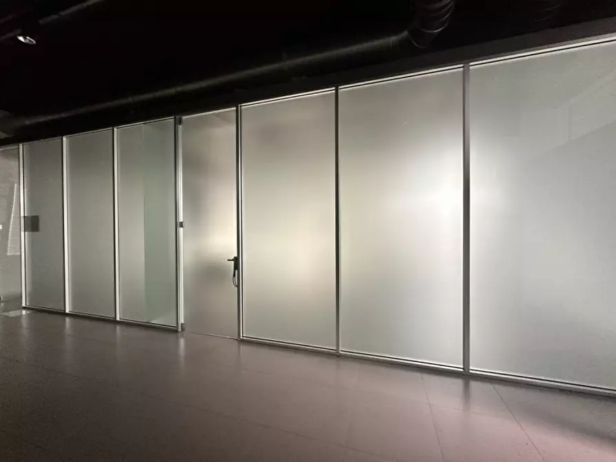 Immagine 8 di Ufficio in affitto  in Zona industriale Squartabue a Recanati