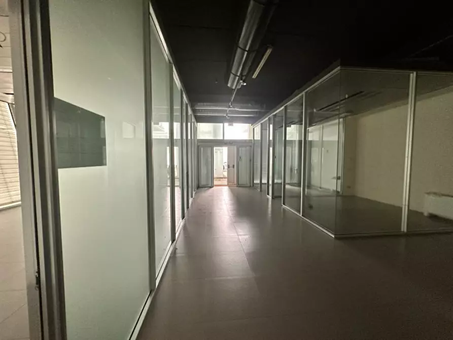 Immagine 10 di Ufficio in affitto  in Zona industriale Squartabue a Recanati