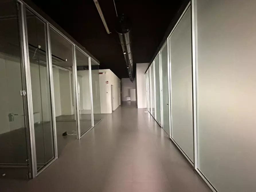 Immagine 12 di Ufficio in affitto  in Zona industriale Squartabue a Recanati
