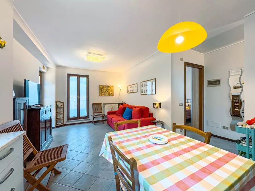 Immagine 2 di Appartamento in vendita  in Via Abate Stoppani 2 a Stresa