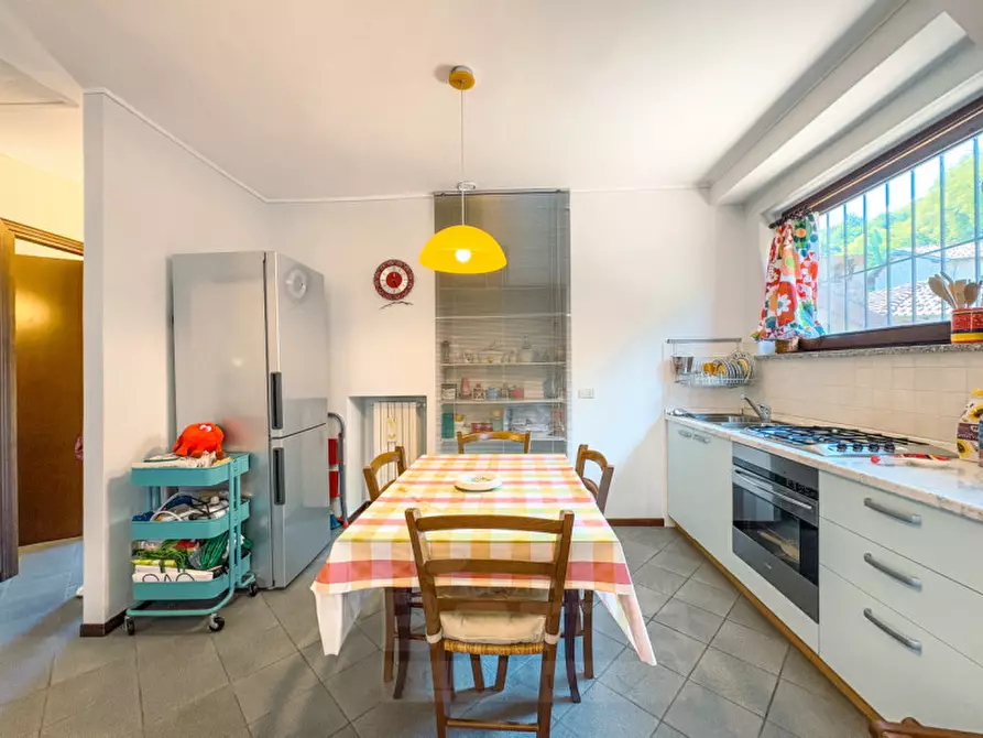 Immagine 14 di Appartamento in vendita  in Via Abate Stoppani 2 a Stresa