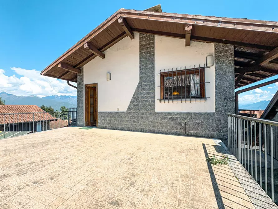 Immagine 20 di Appartamento in vendita  in Via Abate Stoppani 2 a Stresa