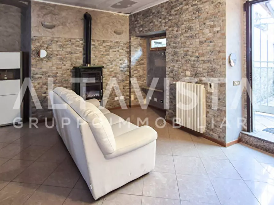 Immagine 1 di Appartamento in vendita  in Piazza dè Medici a Gavardo