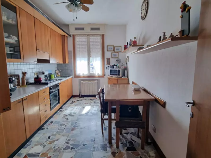 Immagine 4 di Appartamento in vendita  in Via Cristoforo Colombo a Carpi