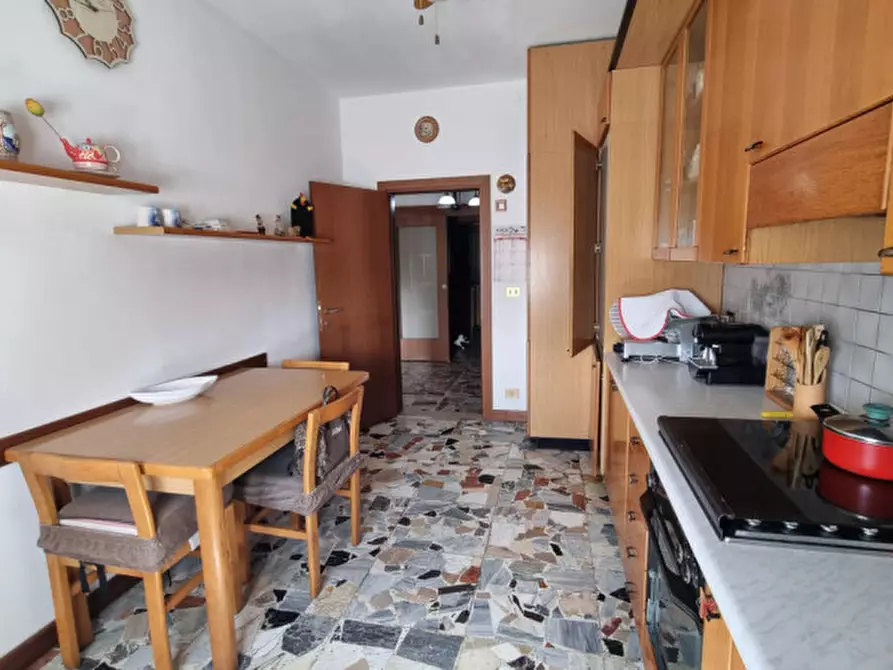 Immagine 5 di Appartamento in vendita  in Via Cristoforo Colombo a Carpi