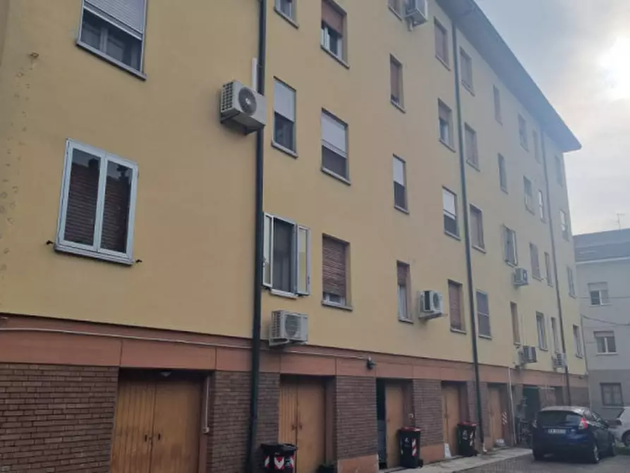 Immagine 15 di Appartamento in vendita  in Via Cristoforo Colombo a Carpi
