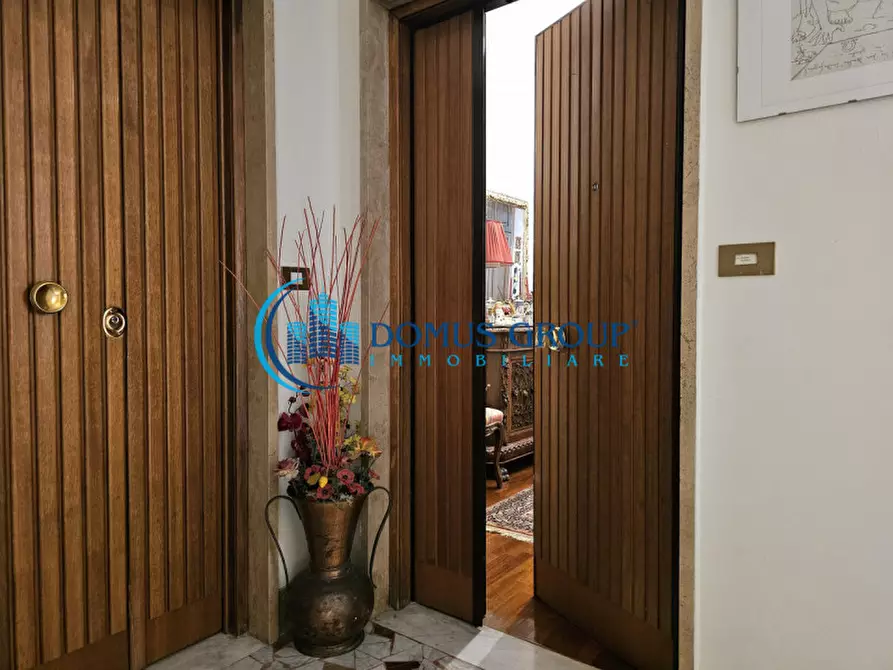 Immagine 2 di Appartamento in vendita  in Via Laura Mantegazza a Roma