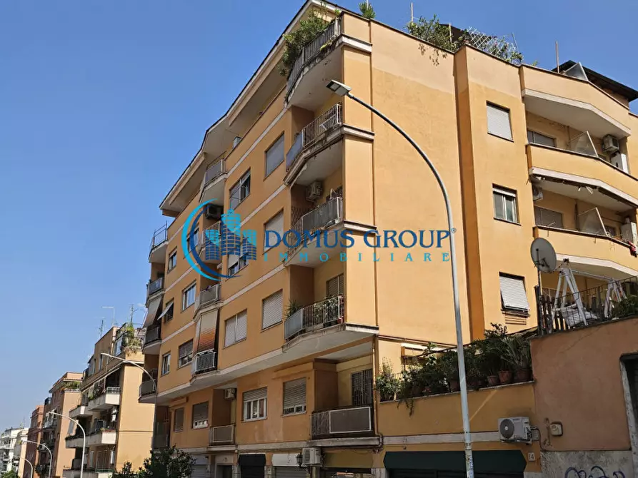Immagine 40 di Appartamento in vendita  in Via Laura Mantegazza a Roma