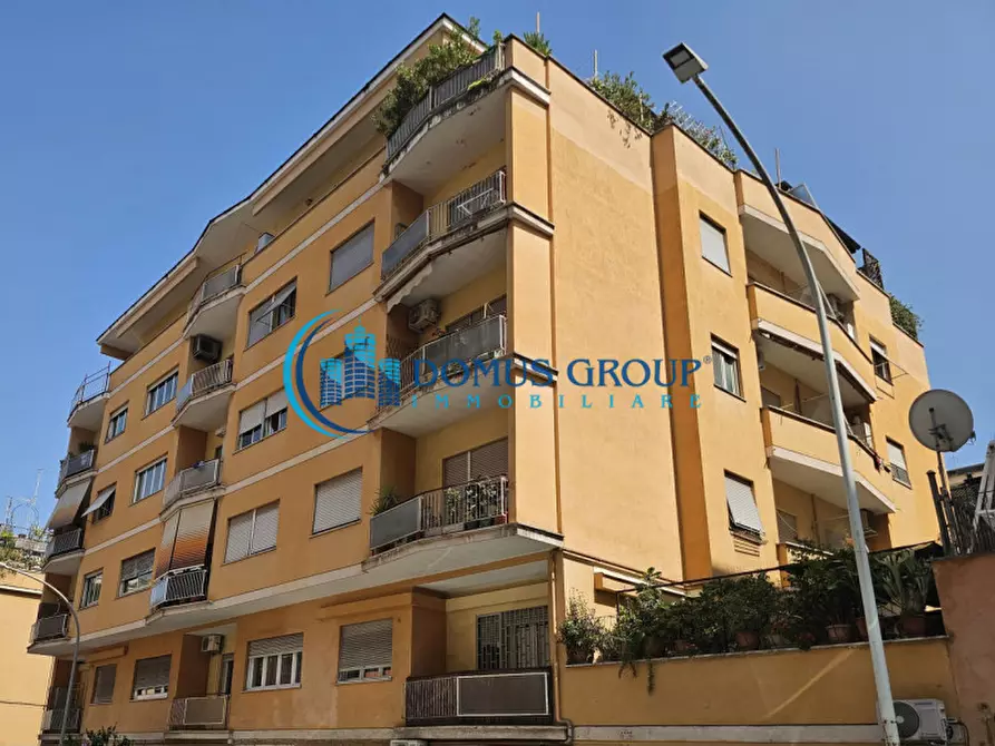 Immagine 41 di Appartamento in vendita  in Via Laura Mantegazza a Roma