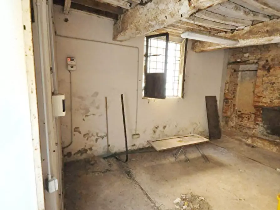 Immagine 3 di Magazzino in vendita  in Via Rosai a San Giovanni Valdarno