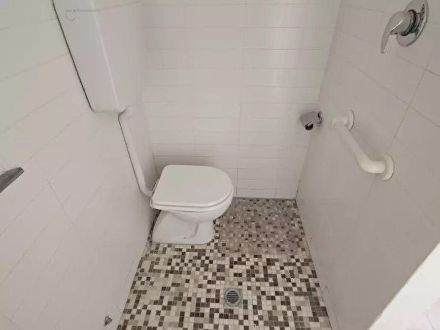 Immagine 7 di Appartamento in vendita  in Viale Antonio Locatelli a Rimini