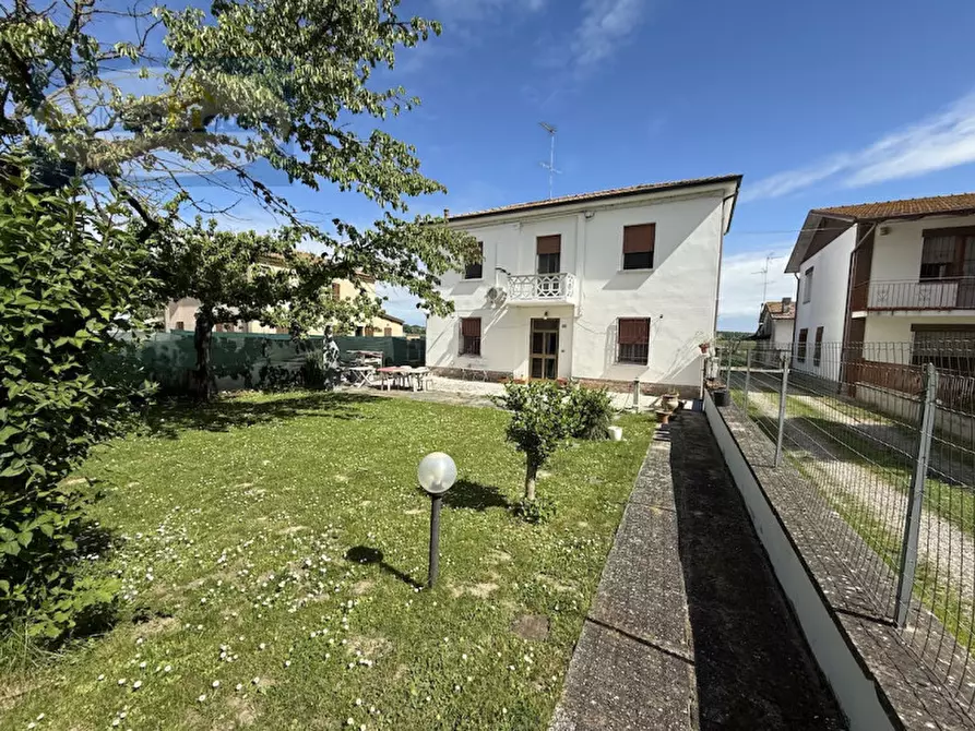 Immagine 1 di Casa indipendente in vendita  in Via Fiume Vecchio 53 a Molinella