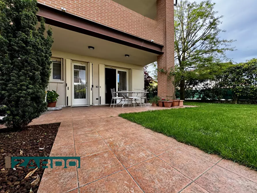 Immagine 1 di Casa quadrifamiliare in vendita  a Loria