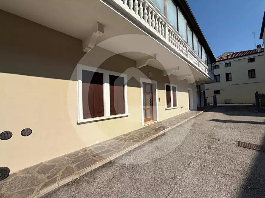 Immagine 1 di Laboratorio in affitto  a Camposampiero