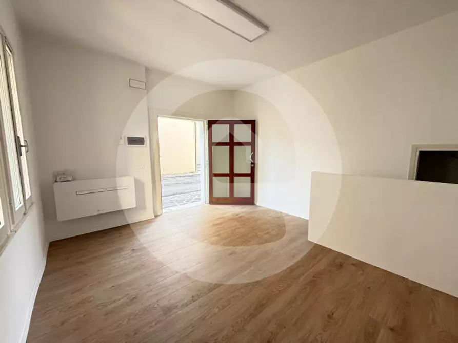 Immagine 2 di Laboratorio in affitto  a Camposampiero