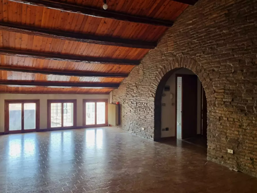 Immagine 4 di Appartamento in vendita  in Via G. Matteotti a Este