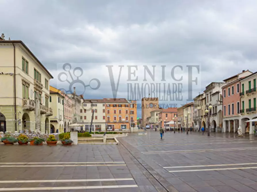 Immagine 2 di Attività commerciale in vendita  a Venezia