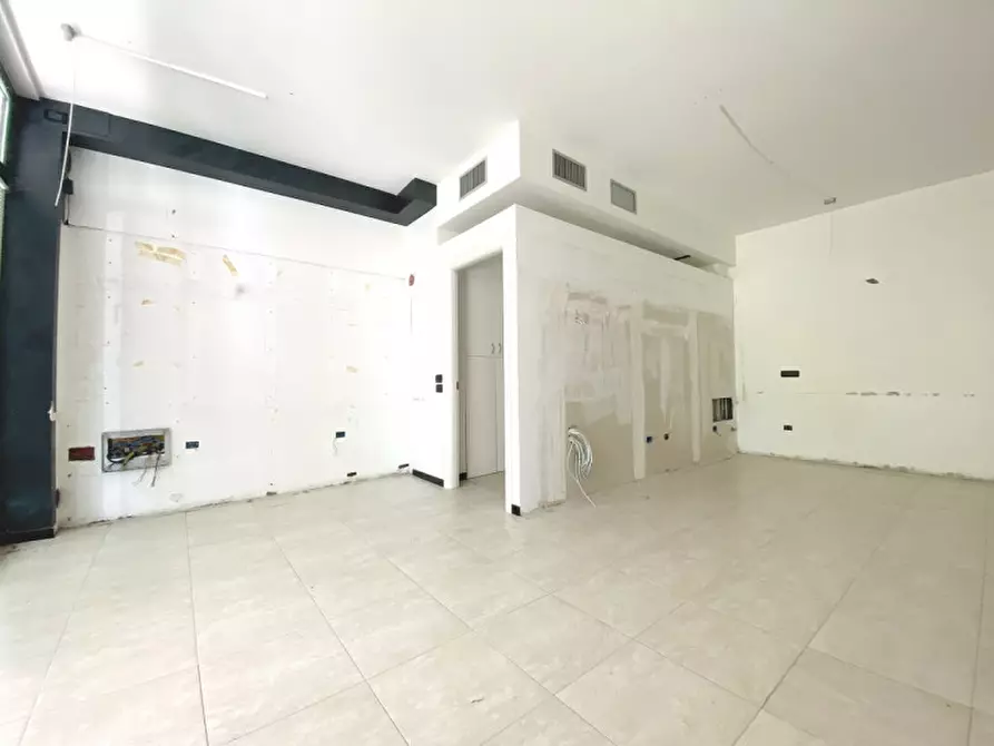 Immagine 1 di Negozio in vendita  a Rubano