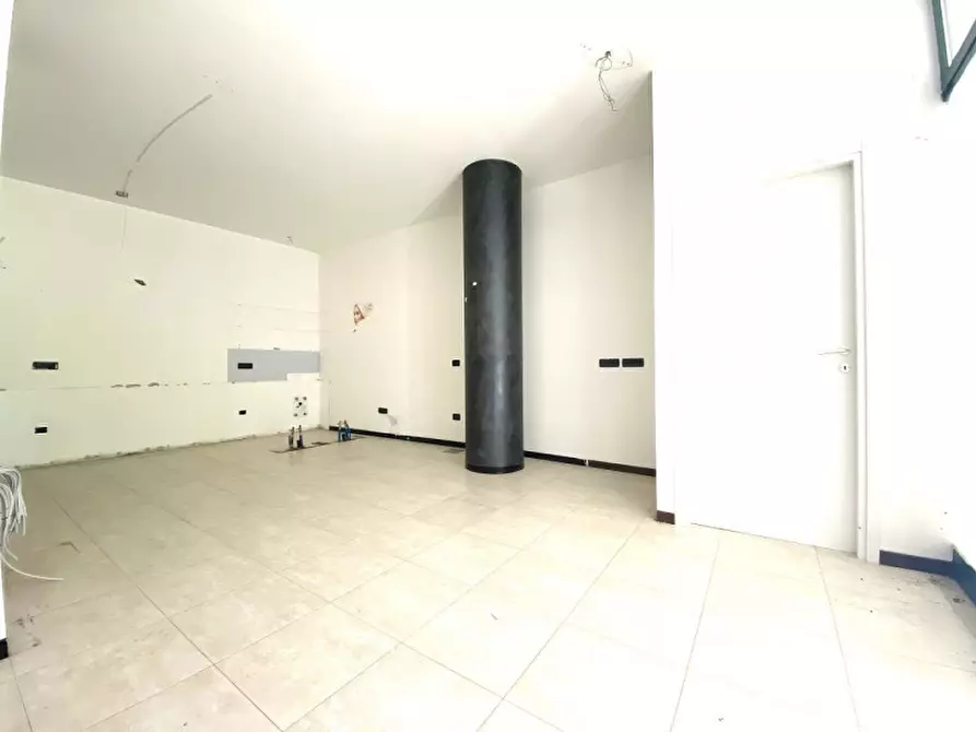 Immagine 2 di Negozio in vendita  a Rubano