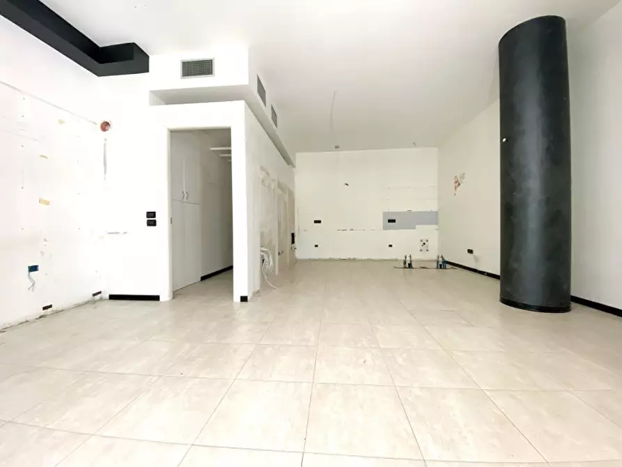 Immagine 3 di Negozio in vendita  a Rubano