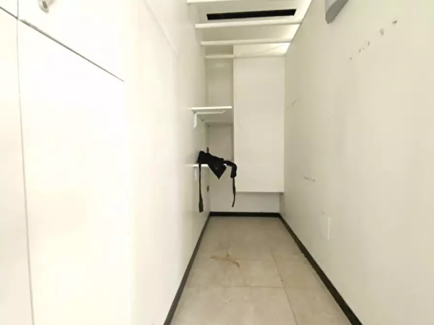 Immagine 7 di Negozio in vendita  a Rubano