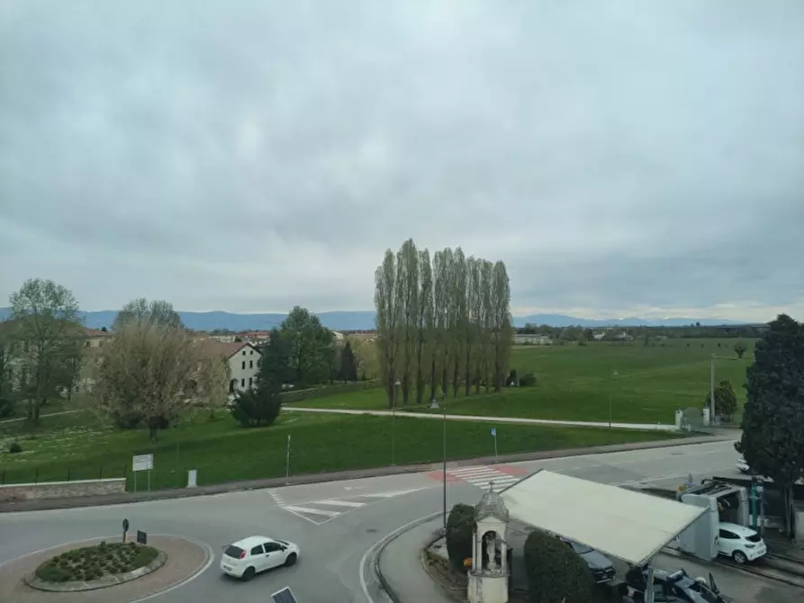 Immagine 6 di Appartamento in vendita  in via Roma 248 a Torri Di Quartesolo