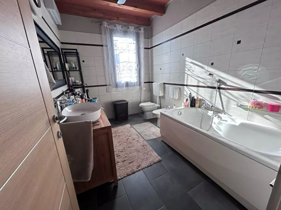 Immagine 28 di Casa indipendente in vendita  in Via Bacchi a Brescello