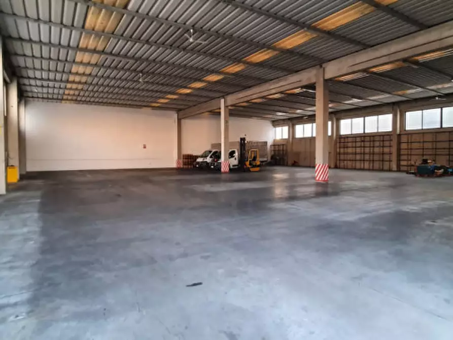 Immagine 5 di Capannone industriale in affitto  in Caselle di Selvazzano a Selvazzano Dentro