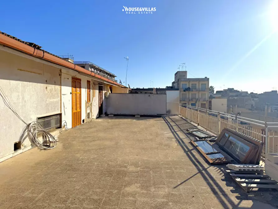 Immagine 1 di Attico in vendita  in via roma a Noto