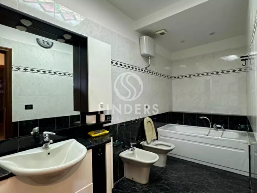 Immagine 8 di Appartamento in vendita  in Via Sbarre Inferiori, 133 a Reggio Di Calabria